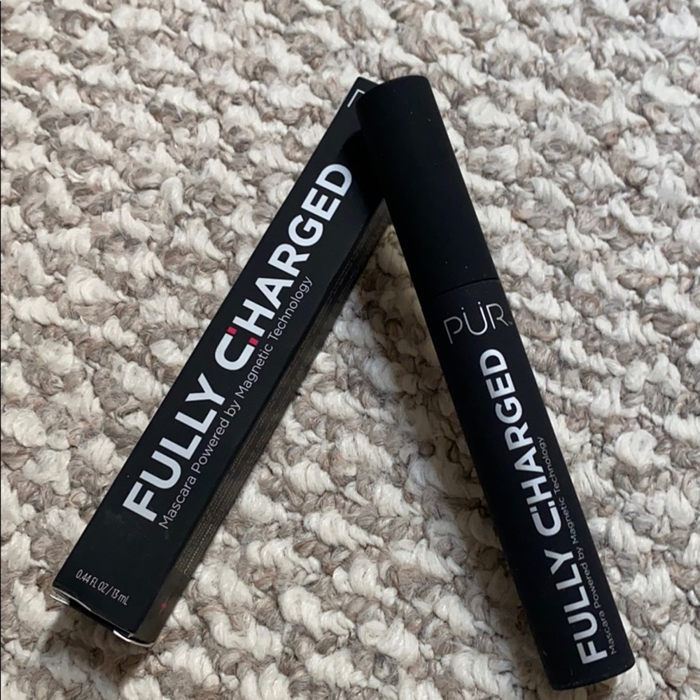 PÜR Fully Charged Mascara - Black